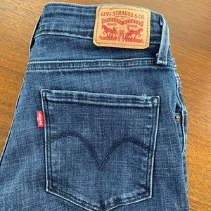 Levi’s Mid-Rise Skinny Jeans